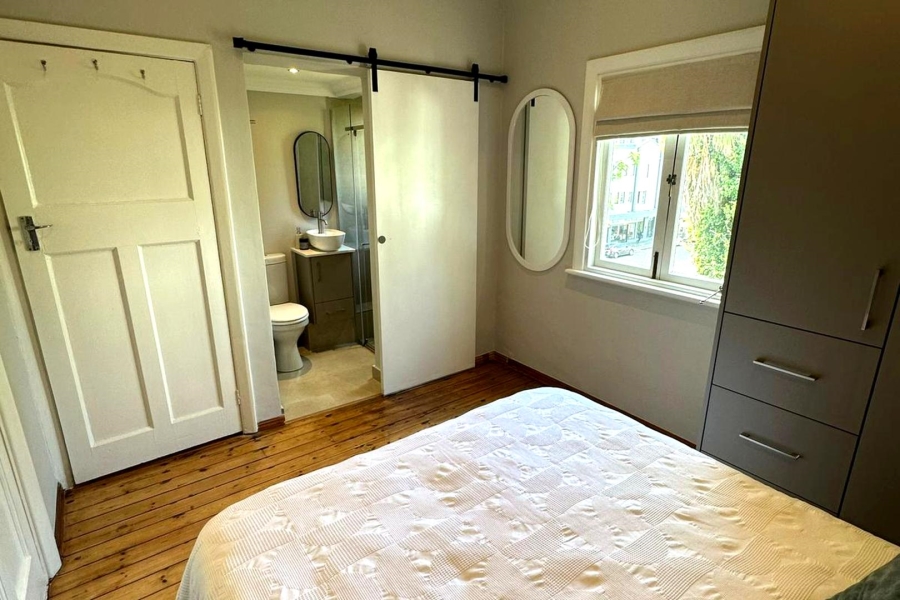 2 Bedroom Property for Sale in Sea Point Western Cape